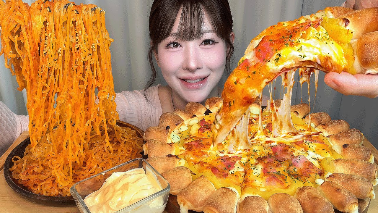 🍕피자스쿨 오지치즈후라이 피자에 불닭 올려먹기 (feat. 솔로지옥5 후기 풀면서ㅋㅋ) | pizza with buldak mukbang | asmr | eatingshow