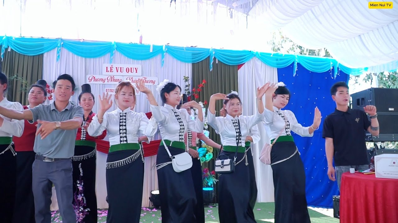 Quẩy hết mình mừng LVQ Phương Nhung - Khánh Thương, bản Kéo - Mường Hung