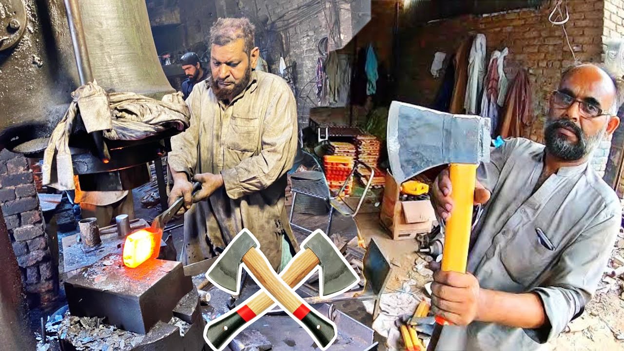 Amazing Forging Process of Making Wooden Axe from Railroad Track Steel
