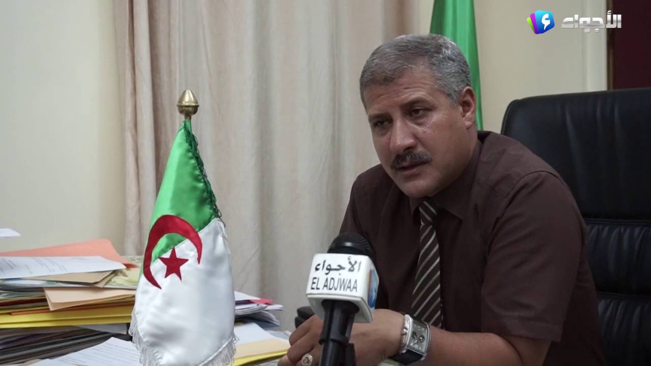 سوق بلدية حجاج يعرقل حركة المرور بسبب الركن العشوائي للزبائن