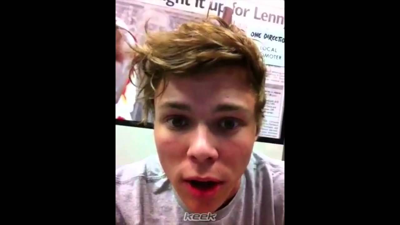 Ashton Irwin and Calum Hood Keeks