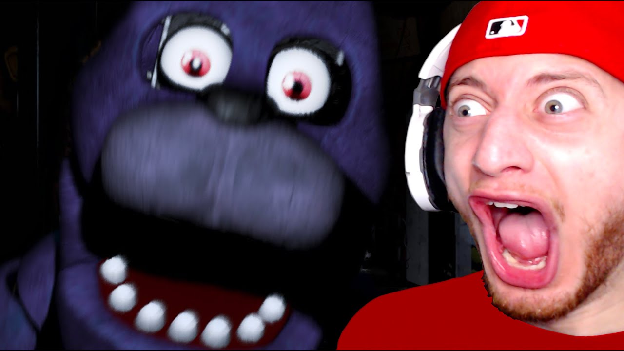 Кричу изо всех сил, играя в Five Nights at Freddy's