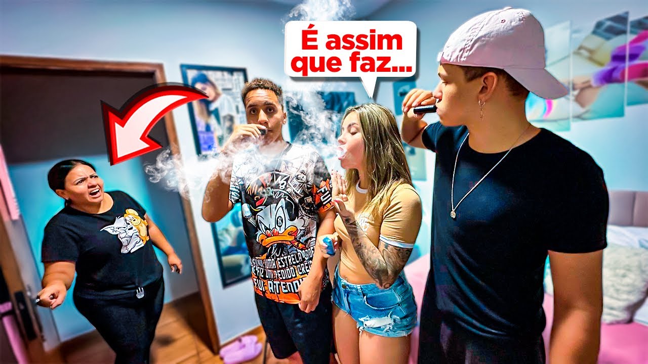 MINHA MÃE ENTROU NO QUARTO BEM NA HORA…