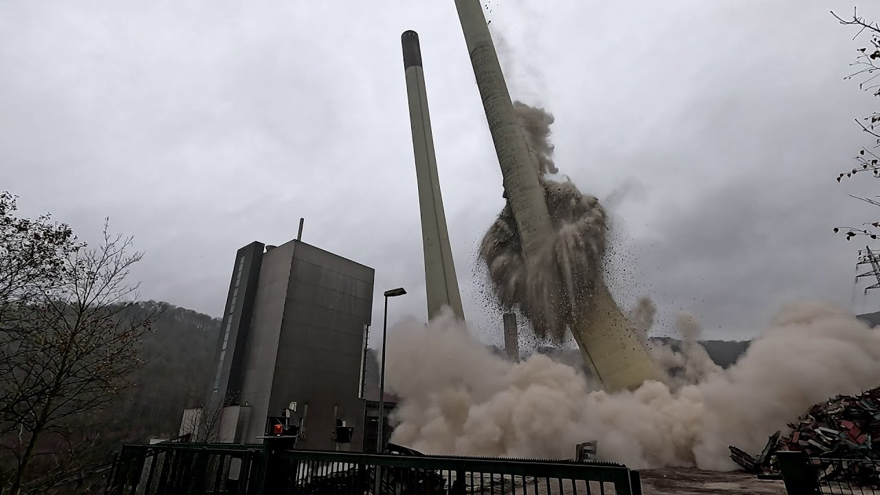 Sprengung Schornsteine Kraftwerk Elverlingsen in Werdohl am 28.11.2025