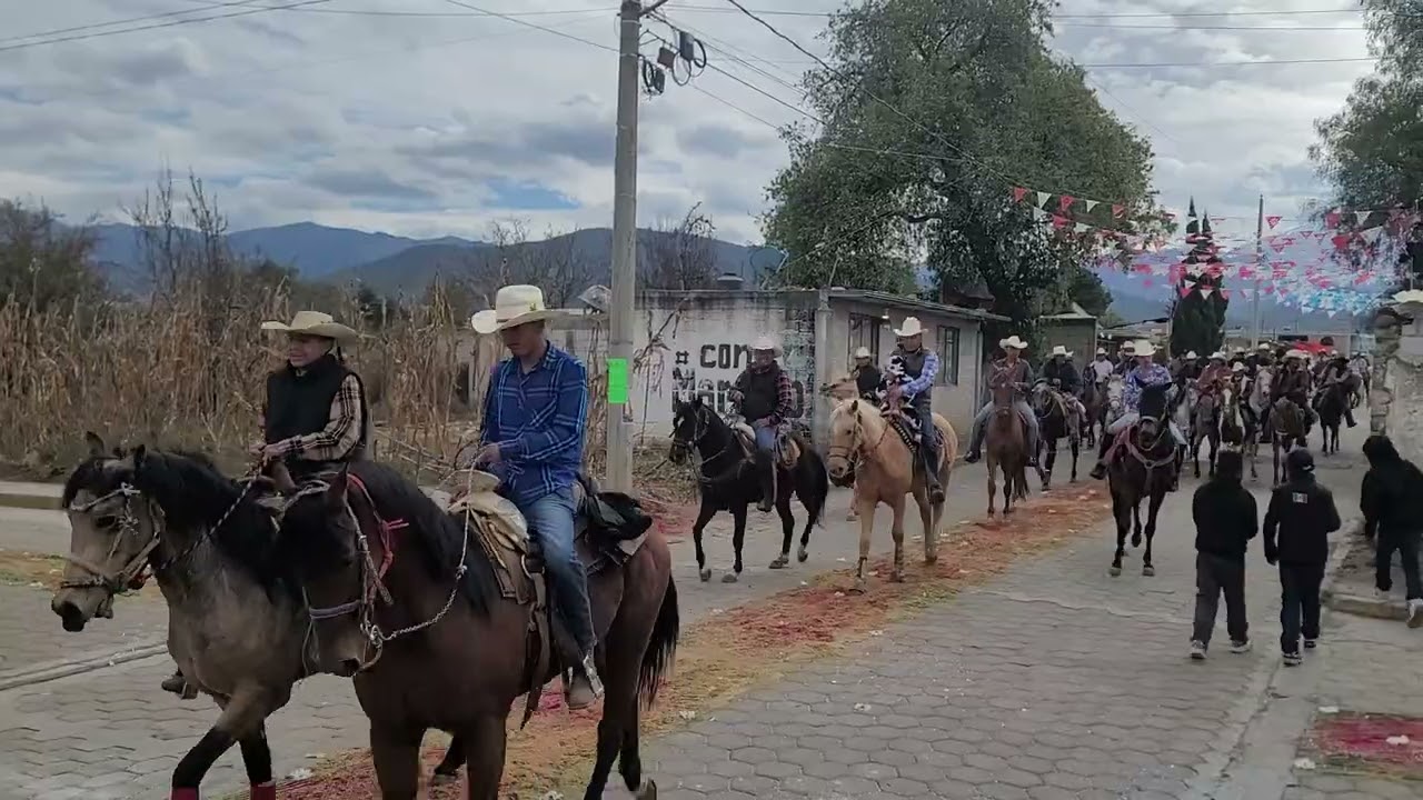 Cabalgata en honor ala virguen de Santa Ines kukin Bicycle Races 