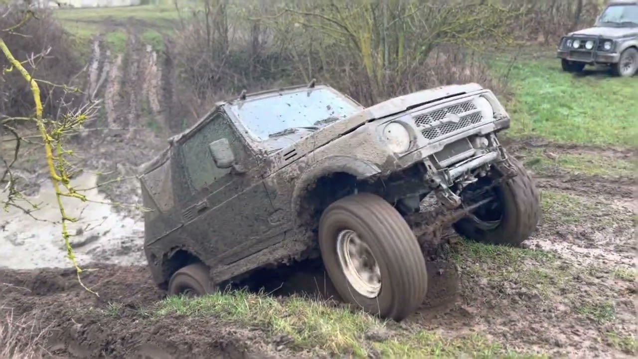 Suzuki Samurai Stock vs 6 Zoll highlift  & 33 Zoll Reifen
