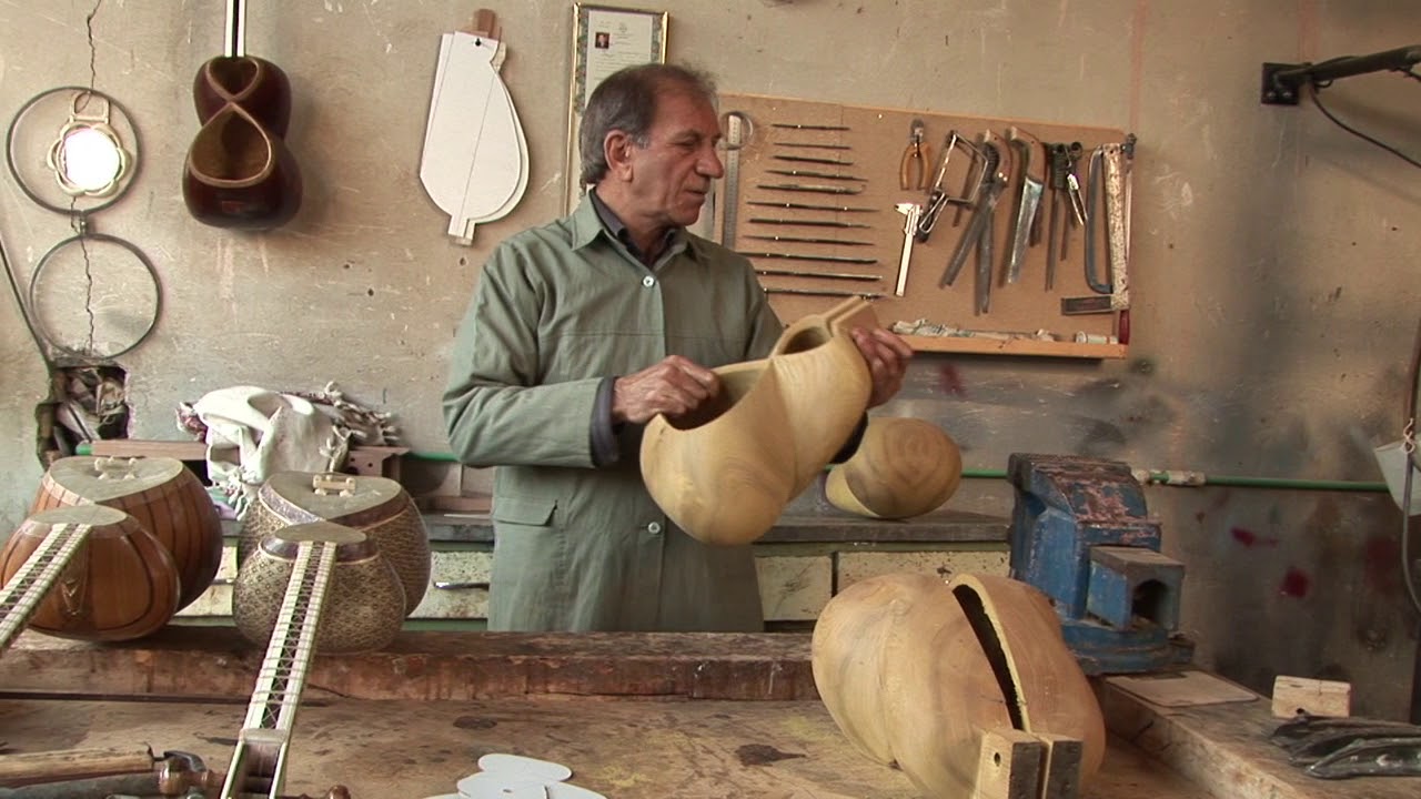 Ahmad Zamanian،   کارگاه تار سازی استاد احمد زمانیان، اصفهان