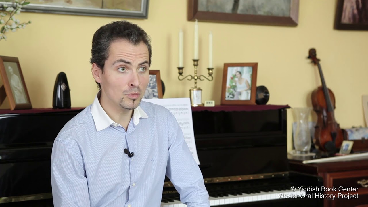 An Interview with Mark Kovnatskiy for the Yiddish Book Center (in Russian).
