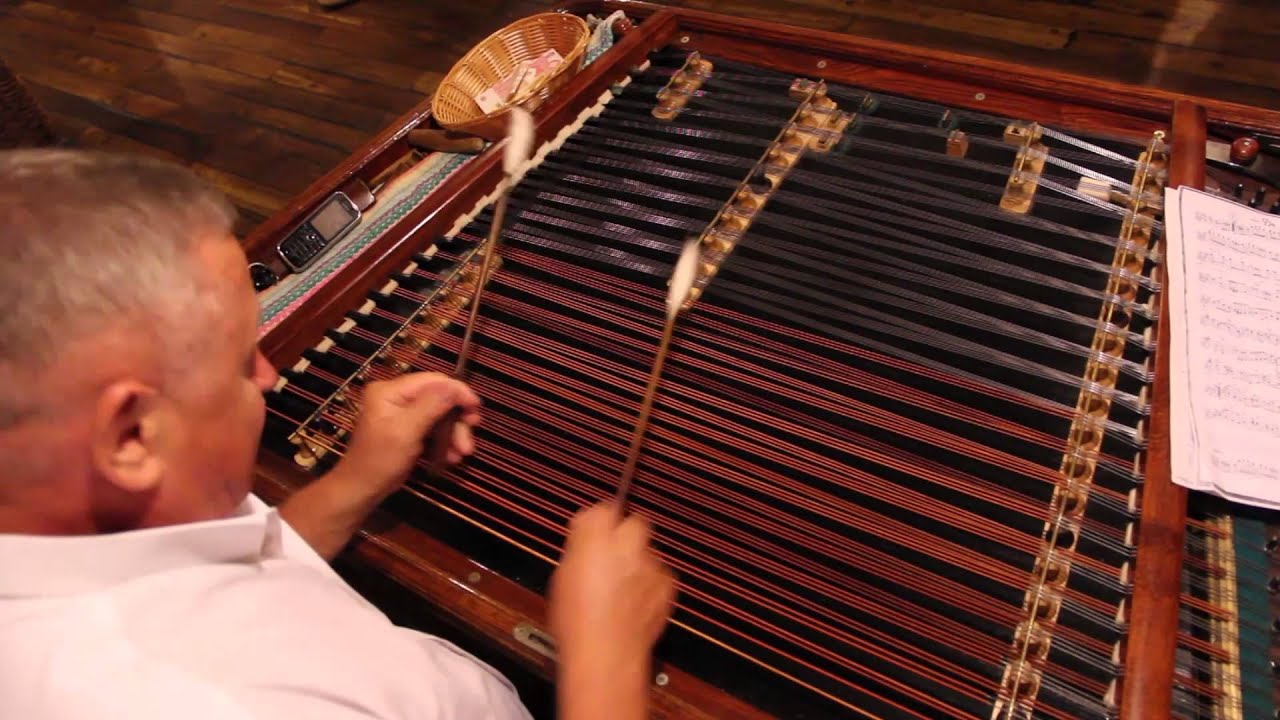 Gheorghe Severin (țambal accompaniment) - Bucovina plai cu flori