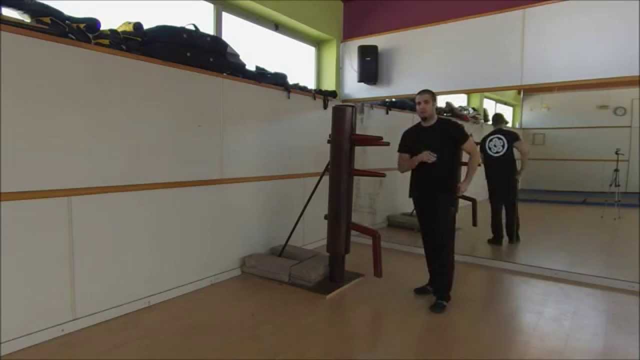 Wing Chun - técnicas en el muñeco de madera: pak sao