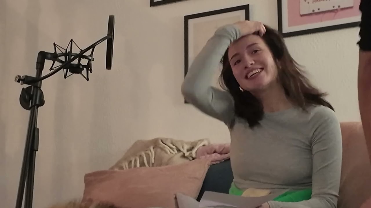 Lénie parle de Francis Cabrel et de la différence entre chanter en français et en anglais In my room