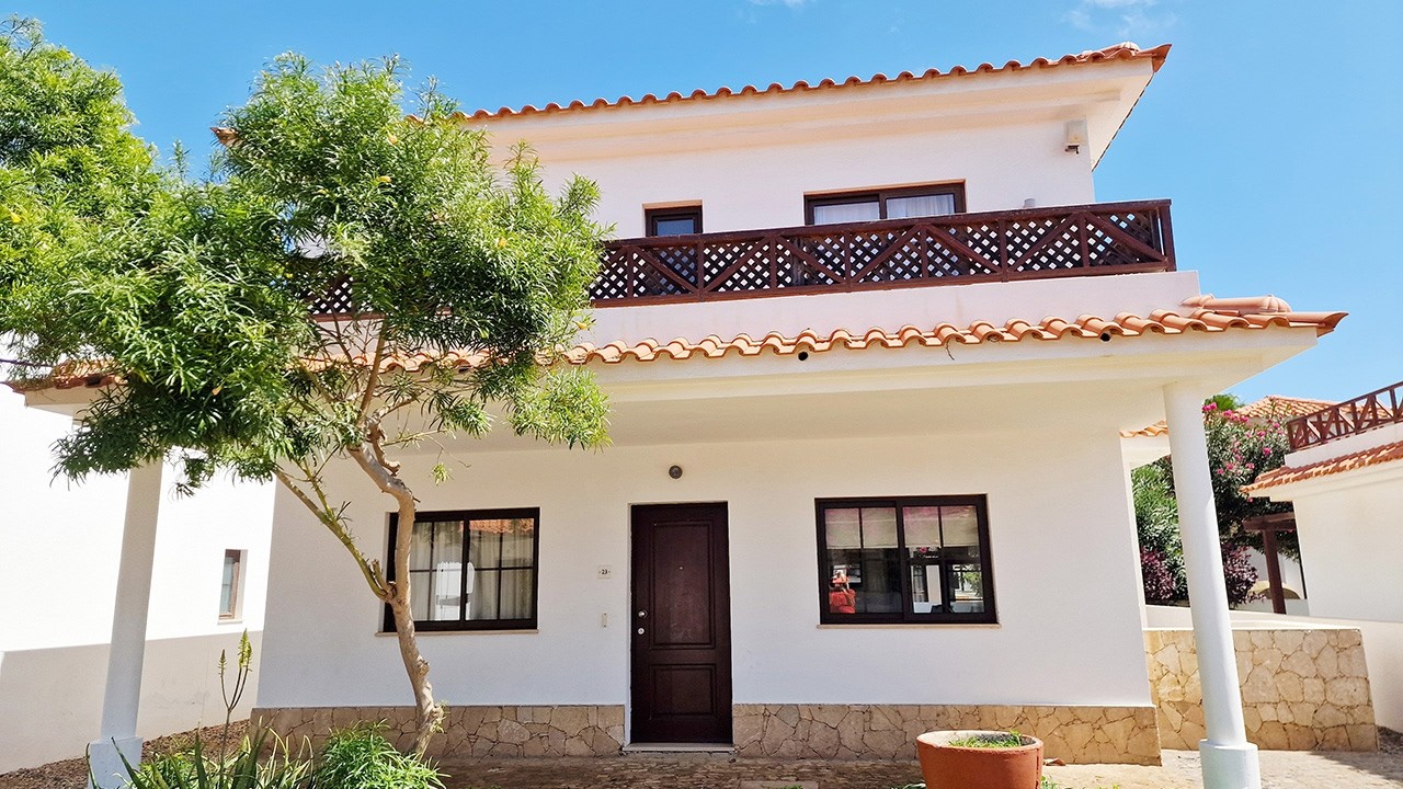 Part 1 - Stunning 3 Bed Villa with Wide Ocean Views.mp4