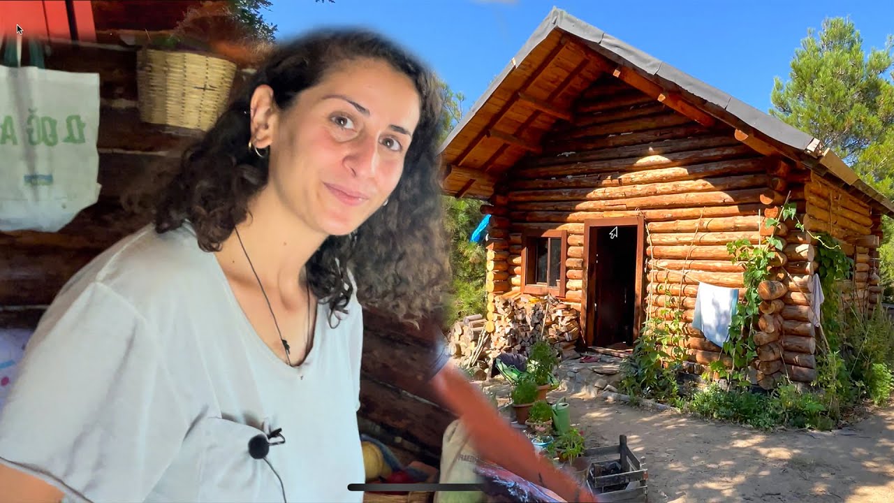 Zeynep 4 yıldır Ormanda Bu Kul&uuml;bede Yaşıyor | Ev Turu