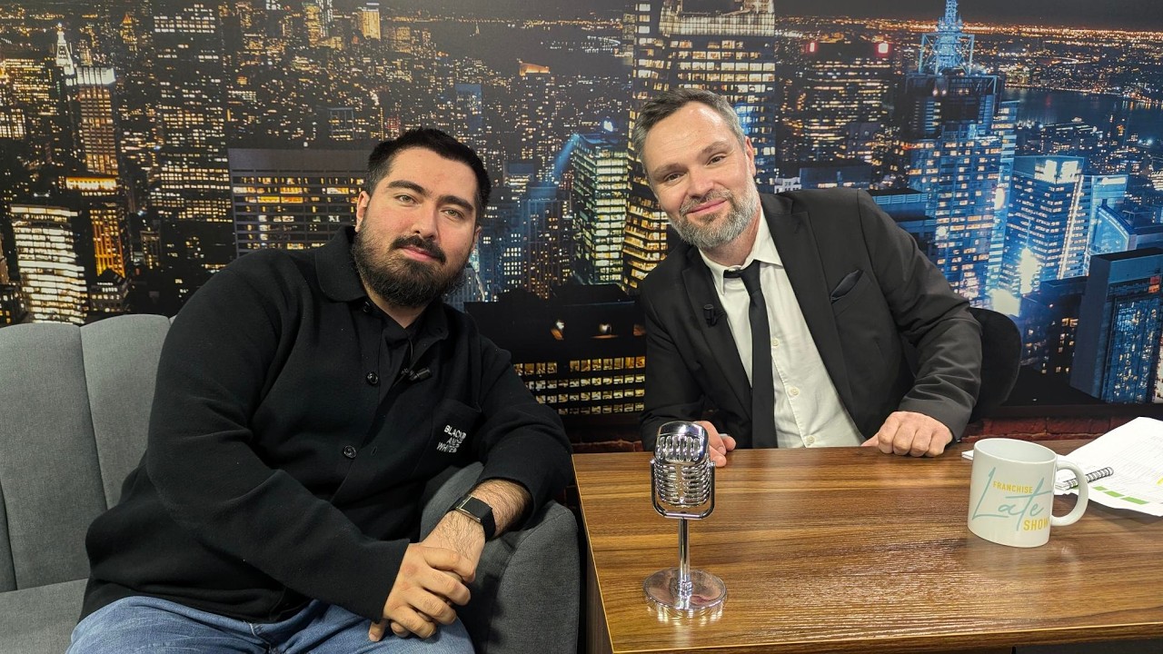 Franchise Late Show - Black & White Burger