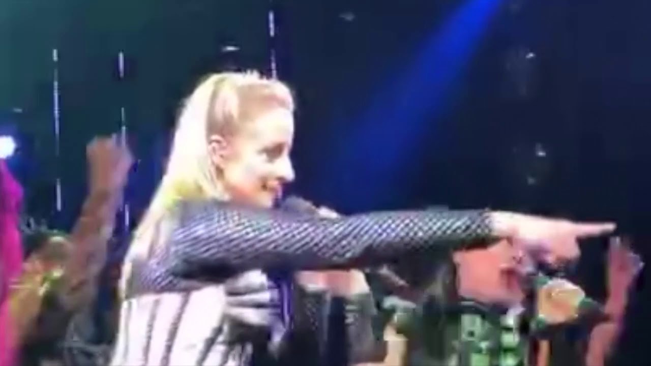 abby mueller exuding mom™ energy during megasix