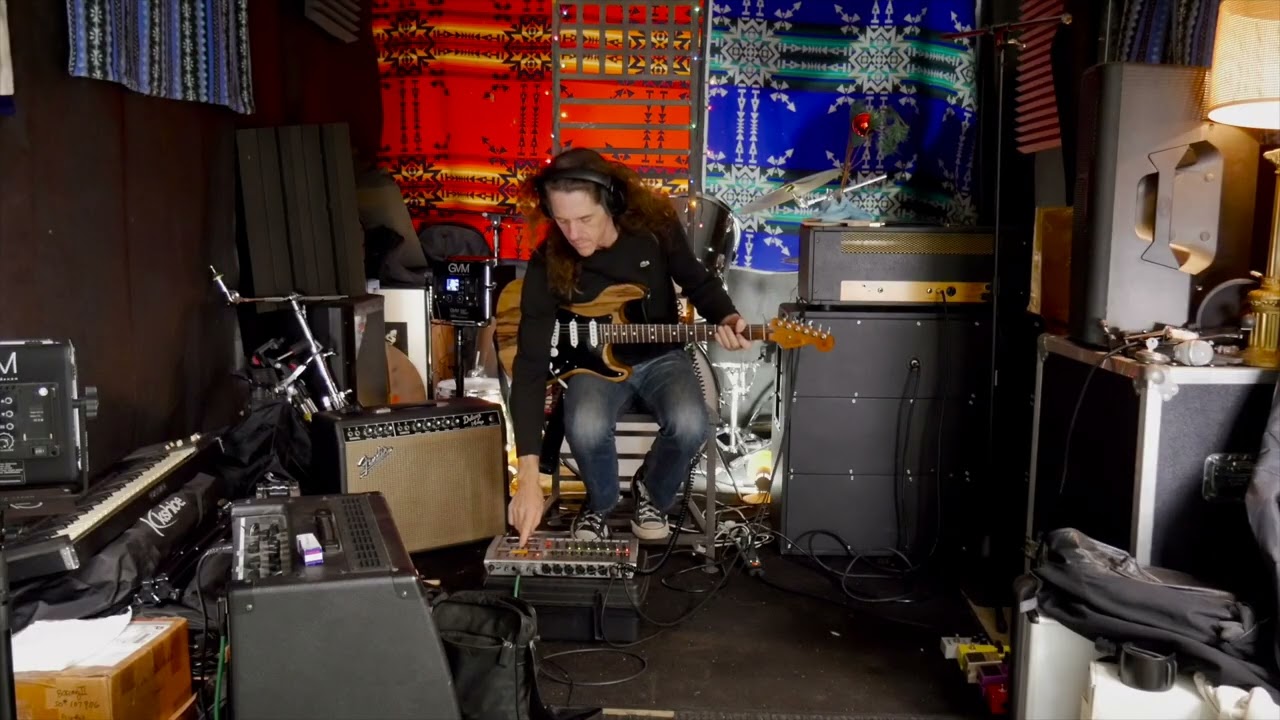 Zoom R24: Tracking Guitar with Two Mics