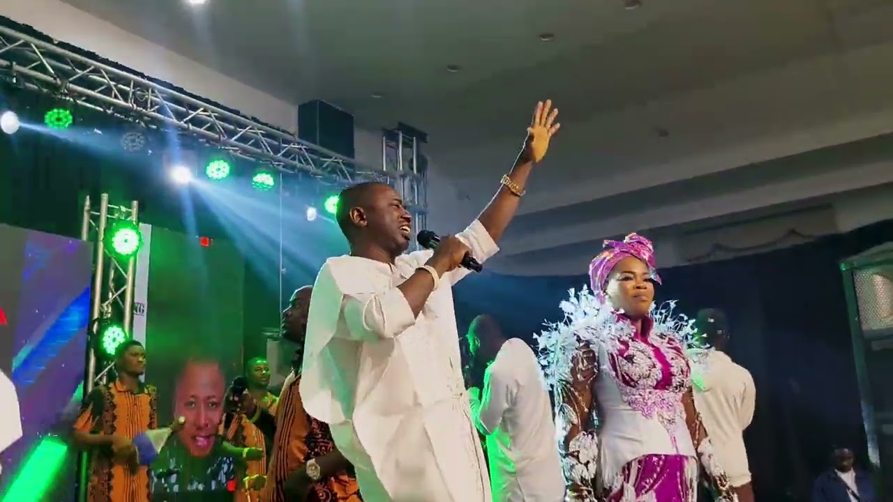 ELIJAH AKINTUNDE AT FESTIVAL OF PRAISE 