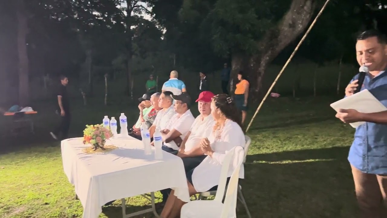 Inauguran proyecto de energía eléctrica en Uyuca Olanchito Xiomara Castro si cumple Felipe Ponce 