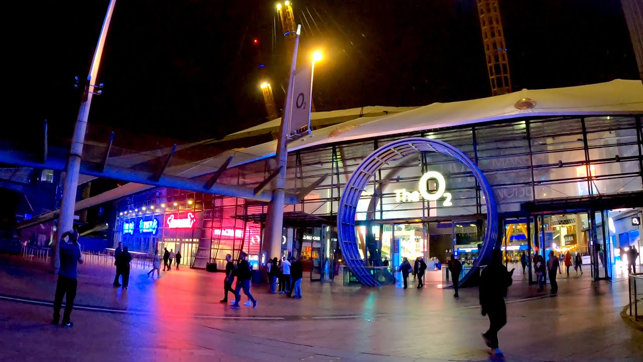 Walking around The O2 at Night - August 2021 | London Summer Night Walk [4K]