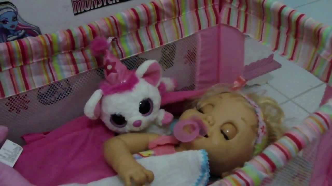 CUIDANDO DA CHARLIE BABY ALIVE TRONINHO - Julia Silva