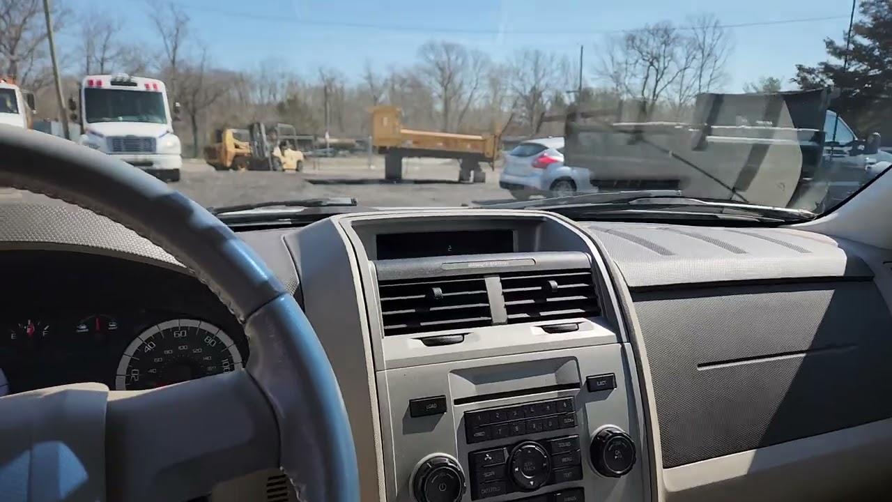 Auctions International. Ford Escape Auction.