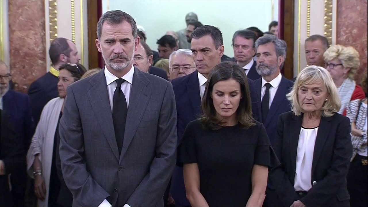 Visita de SS MM  los Reyes a la capilla ardiente de Alfredo Pérez Rubalcaba