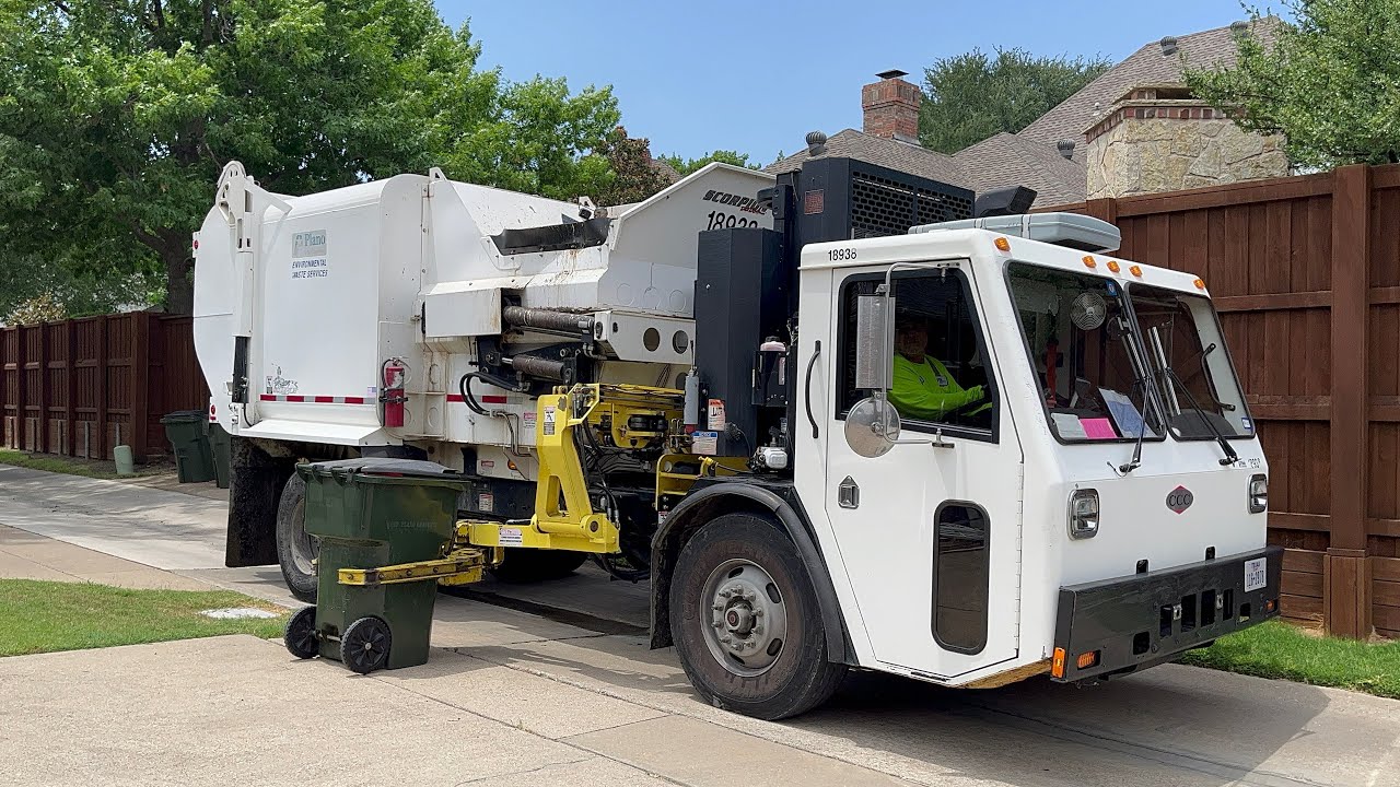 City of Plano: Mini CCC LET2 Scorpion ASL Garbage Trucks