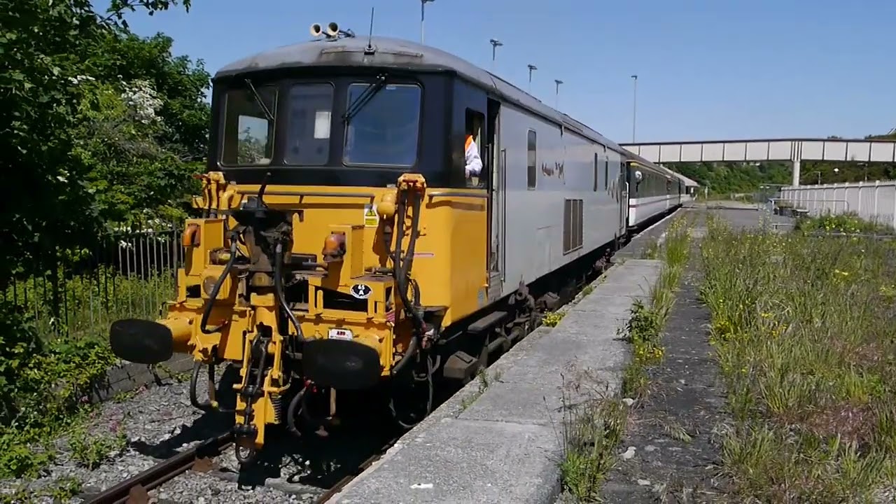 73118 Gatwick Express departs Barry June 9th 2013