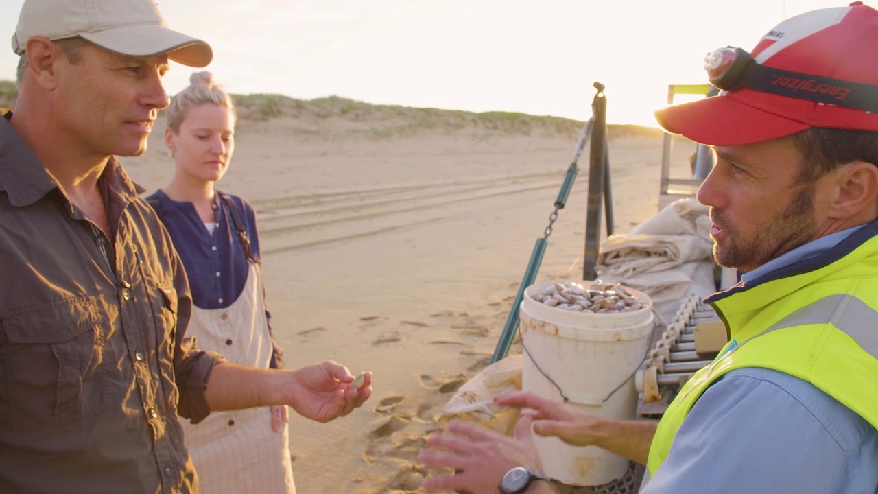 Seafood Escape with ET, Goolwa Pipis, S2E4, Fishing Clip #1