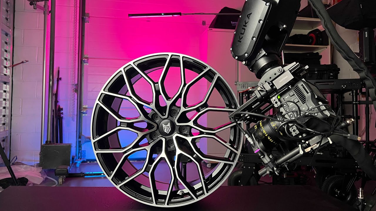 Floating Motion - Creating a seamless product film with motion control