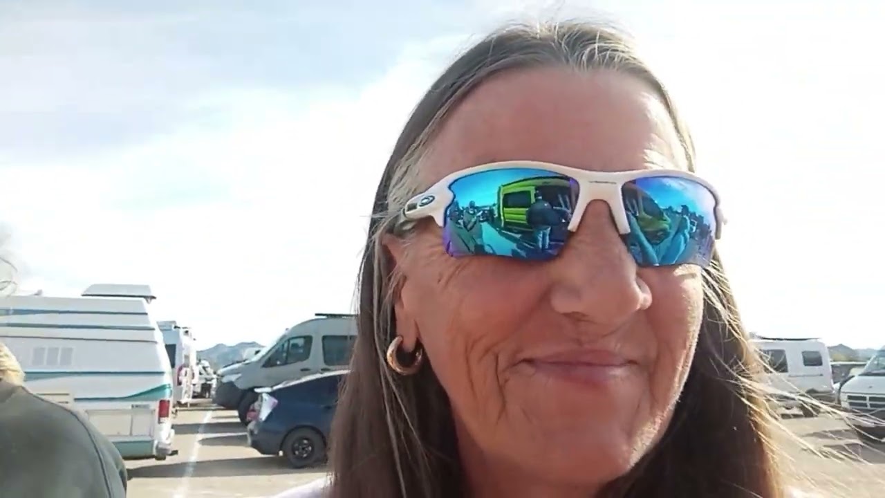 Quartzsite Is ALIVE! | Van Life, Vendors, Nomads & Winter Events You Don’t Want to Miss