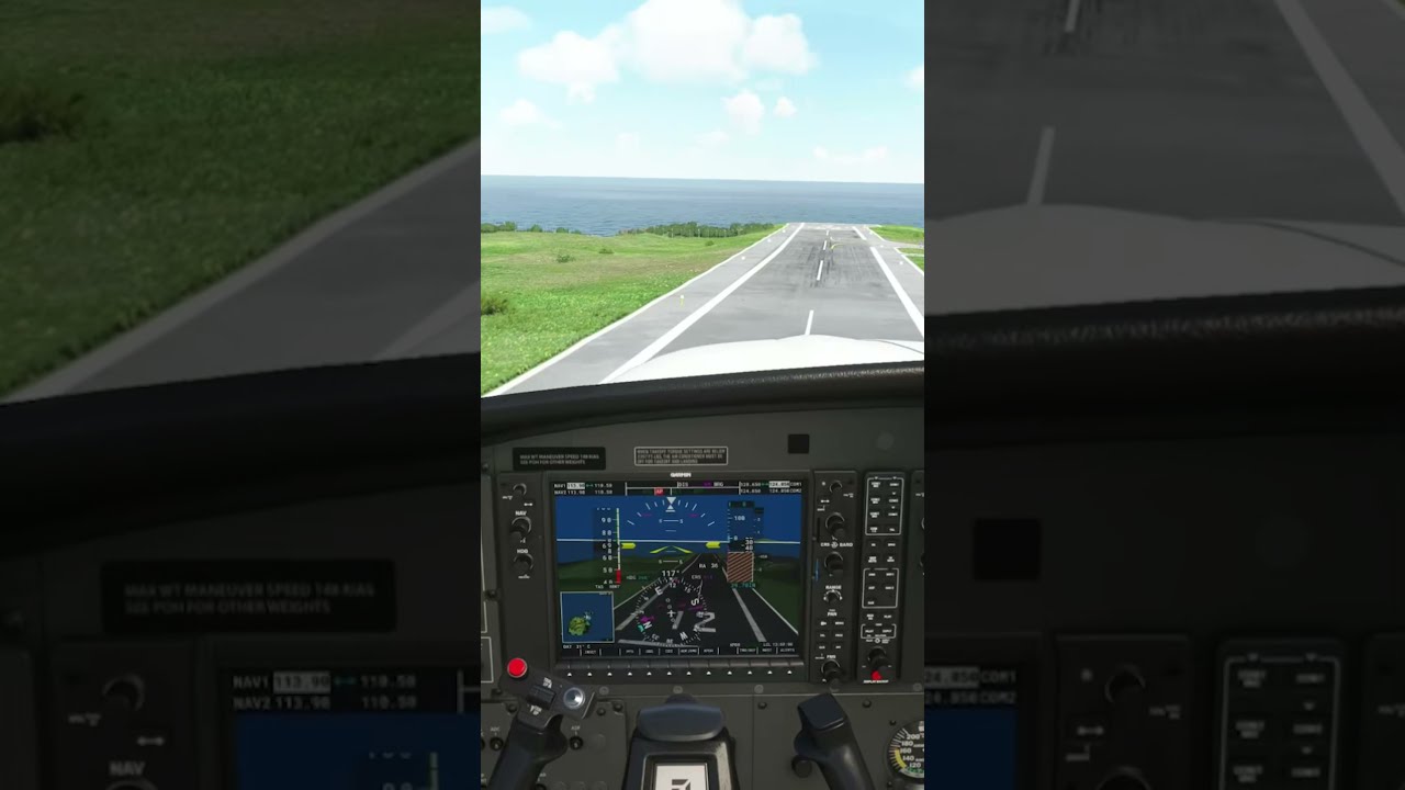 CRAZY LANDINGS on the SHORTEST RUNWAY in the World (Flight Simulator 2020) #shorts