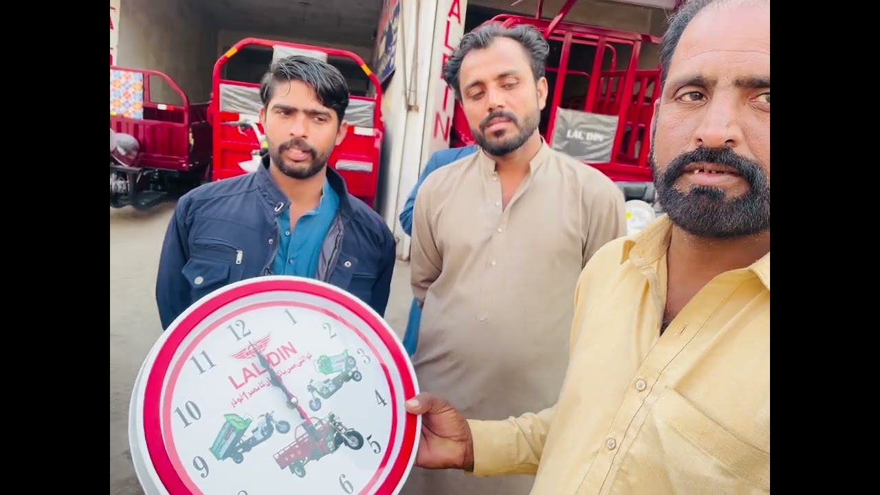 Lal din special model 7 foot body ma available Al waris auto and Hanif auto Multan 03030739792 