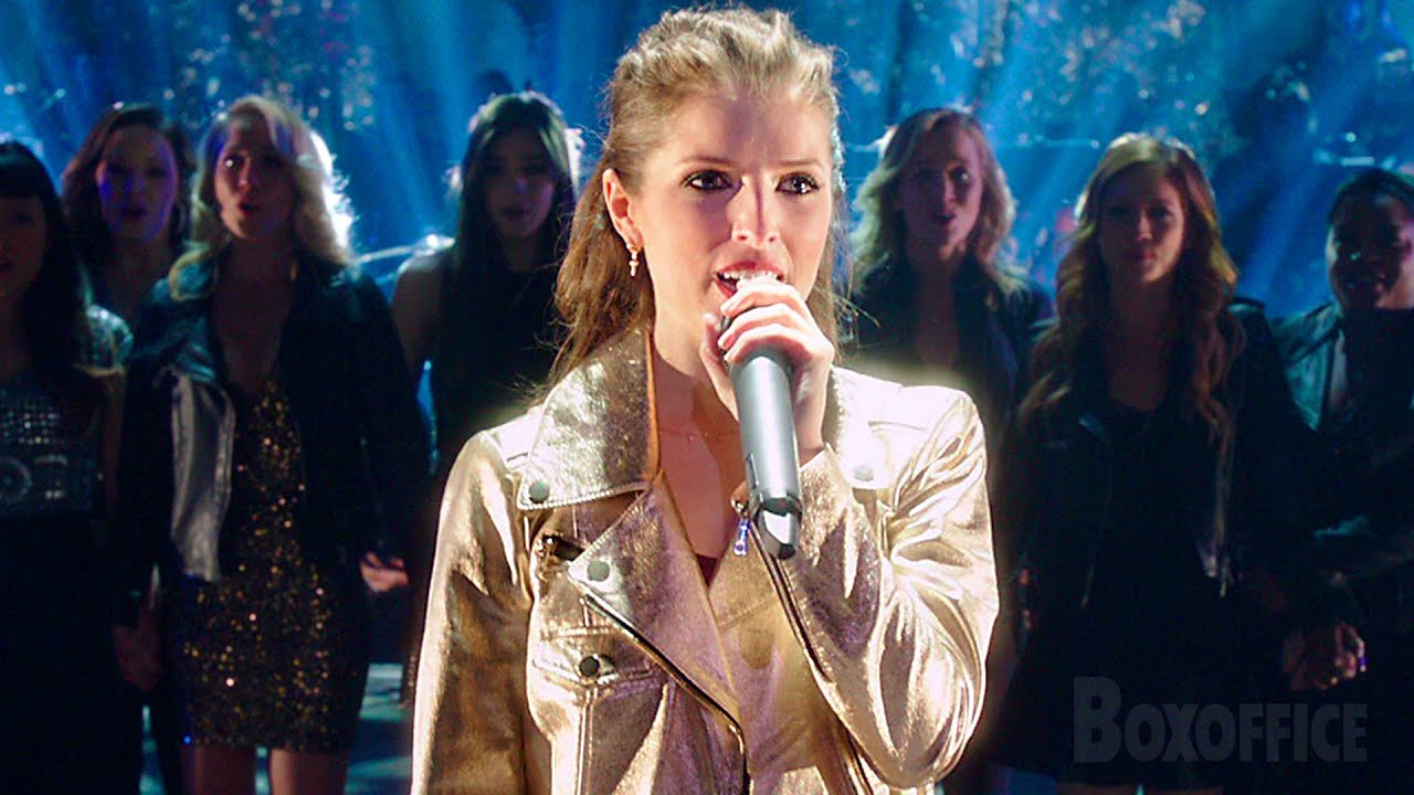 CANCIÓN Freedom! 90 | Beca se roba el show | Pitch Perfect 3 | Clip en Español