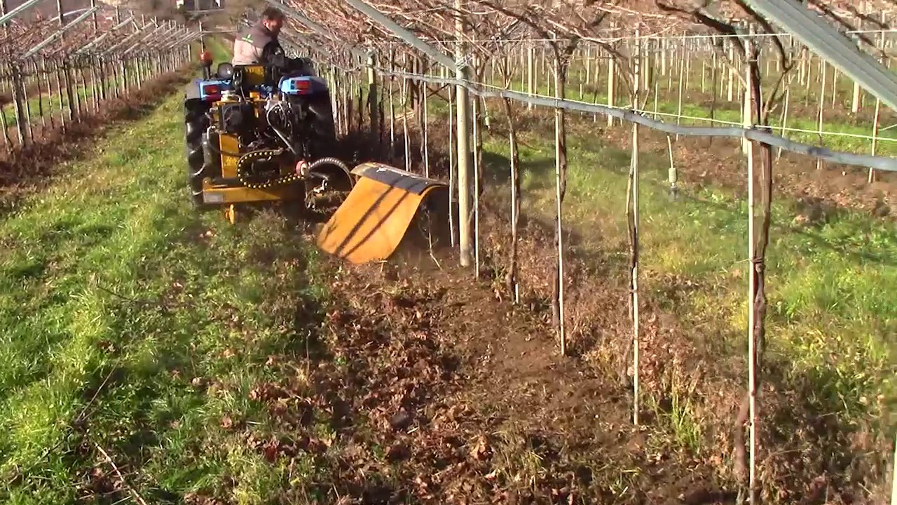 Interceppo idraulico indipendente mod. BIO CONTROL in vigneto