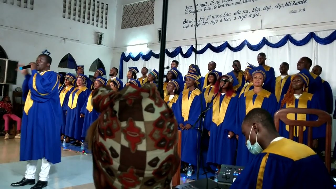 Chorale les séraphins de Yaoundé ville au Cameroun...bonne année 2023