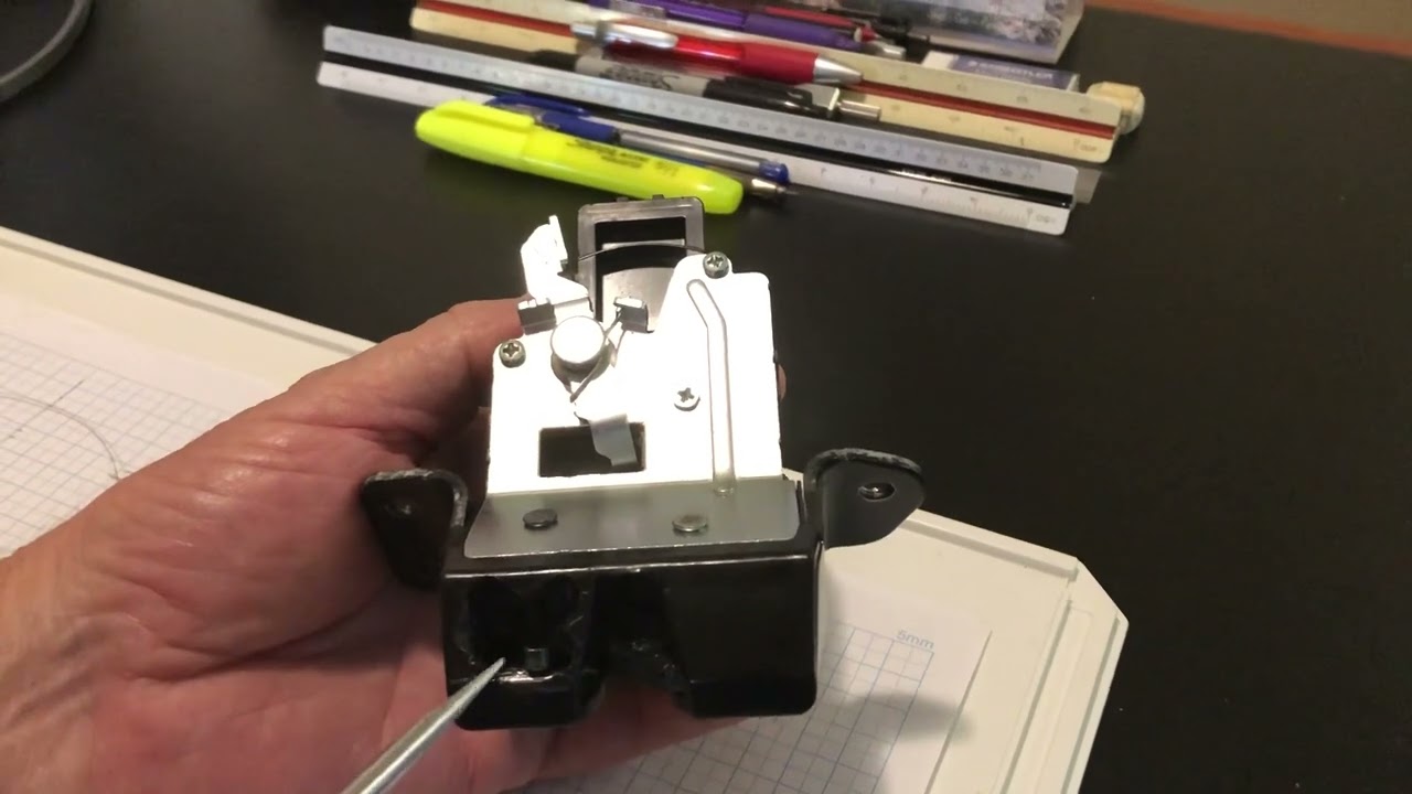 Hyundai 2012 i30 faulty boot actuator
