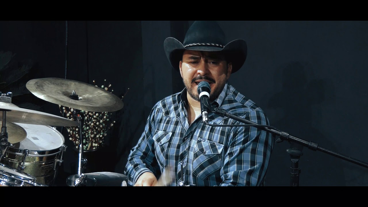 Los Bayos Del Norte - Ayer La Vi Por La Calle