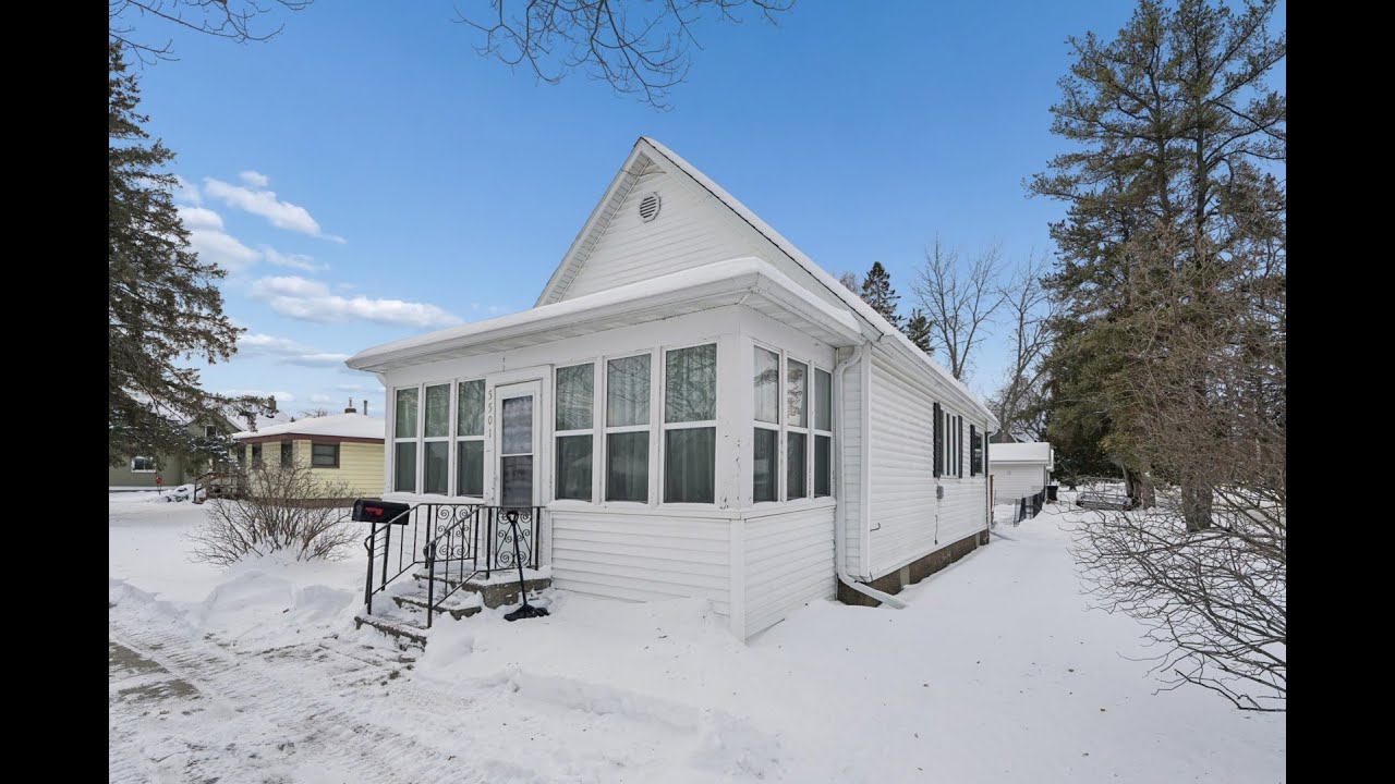 5501 John Ave Superior, WI | ColdwellBankerHomes.com