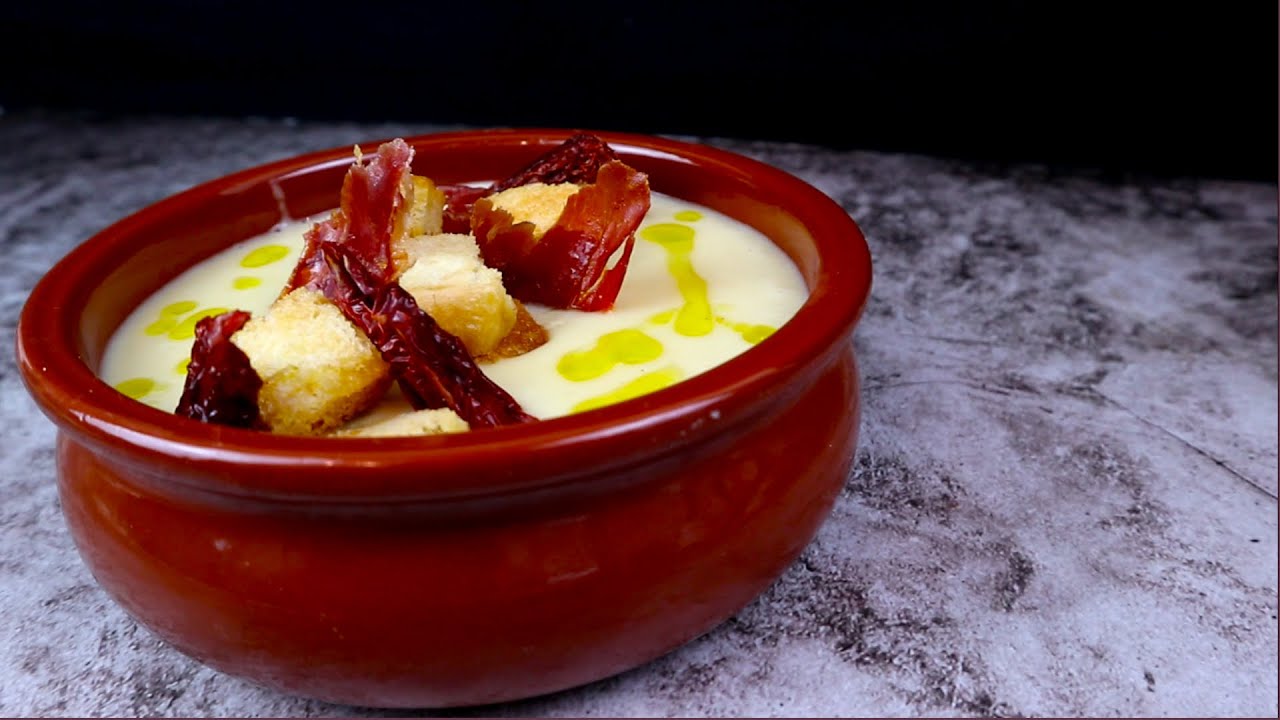 Knoblauchcremesuppe mit Croutons und Prosciutto Crudo | Rezept | Einfach und Schnell