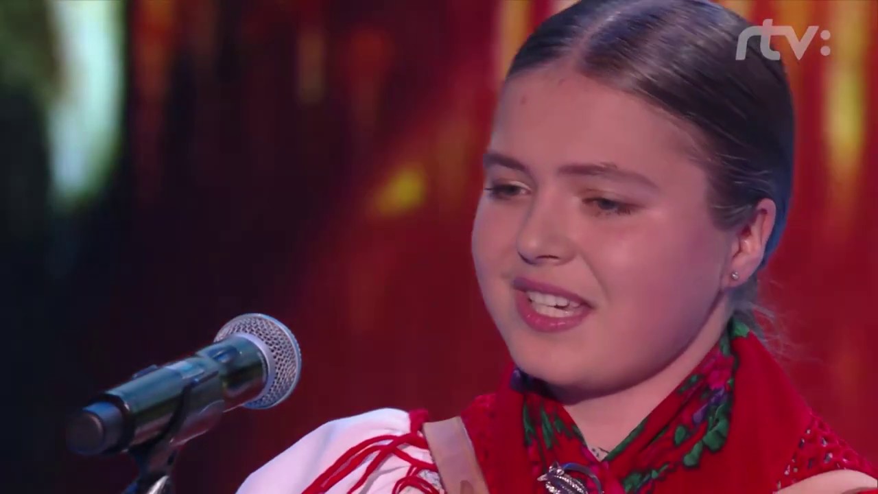 Karina Terézia Smolková - Zem spieva