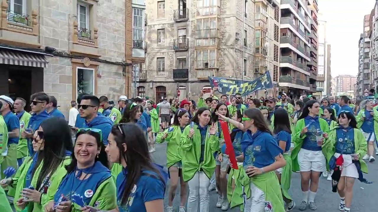 Cuadrilla Los Jijas durante el desfile del blusa #SJM25
