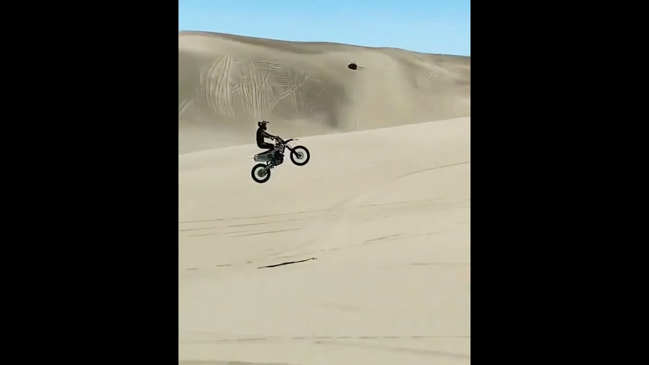 Dirt Bike extreme jump in the dunes