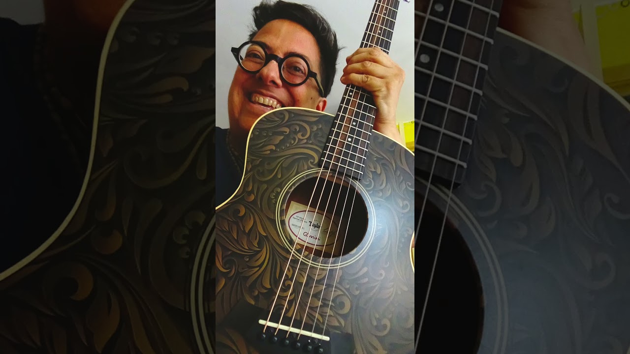 #Taylor GS Mini-e Special Edition in Paisley Burst #guitar #unboxing