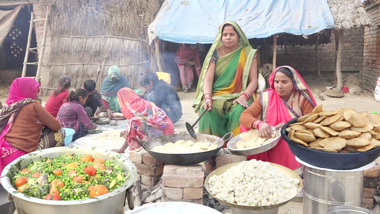 बच्चो के लिए मैने बनाया पूरी और सब्जी के साथ दाल भात और मीठे में हलवा तो बच्चो ने मांग मांग के खाया