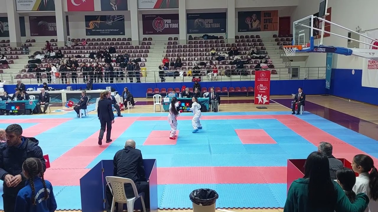 İstanbul Yıldızlar karate ligi 2014 doğumlu - 32 kg kumite müsabakası (ao) mavi 1. Tur maçı