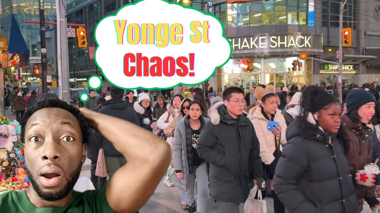 Yonge St 🇨🇦: the longest and busiest street in the world (walking tour of downtown Toronto Canada)