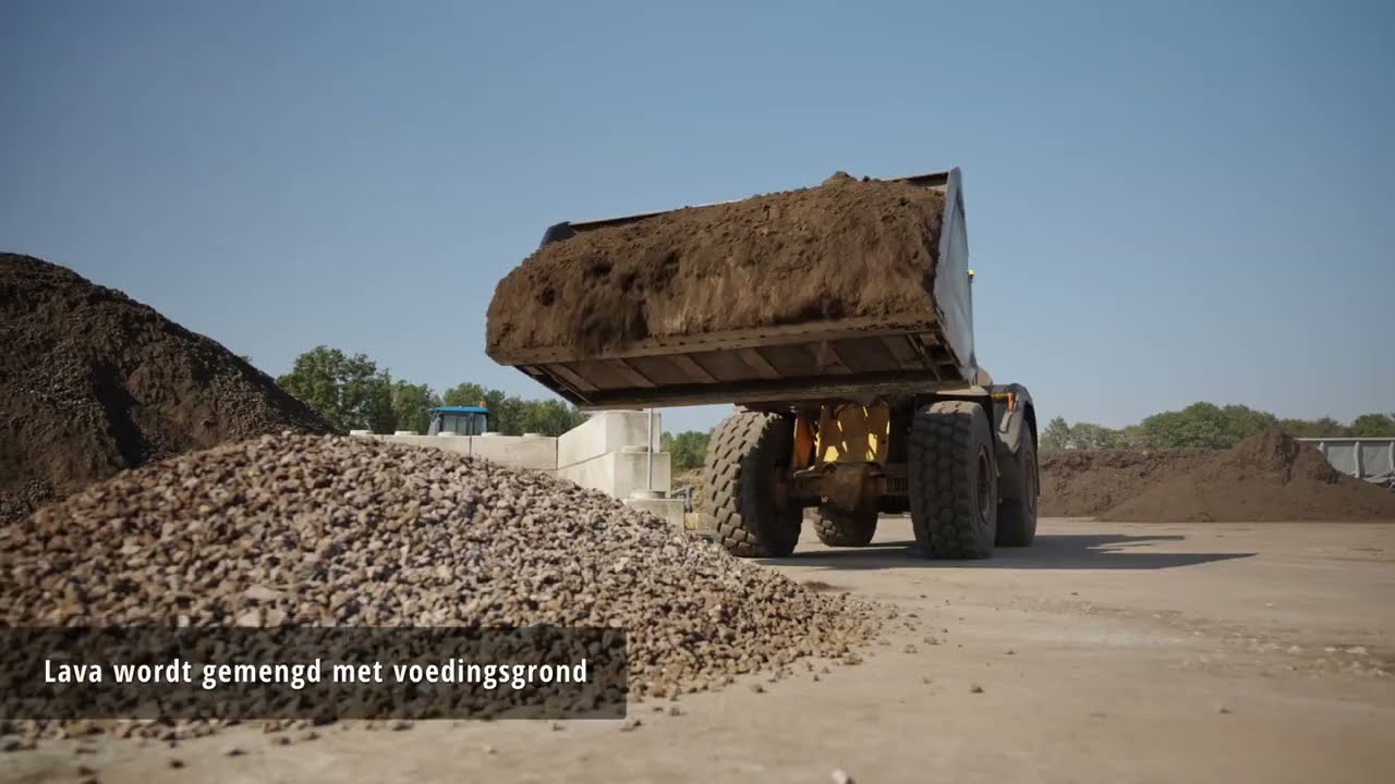 Onderhoudsarm fietspad met behoud van groeiruimte voor bomen - Van Berkel Biomassa & Bodemproducten