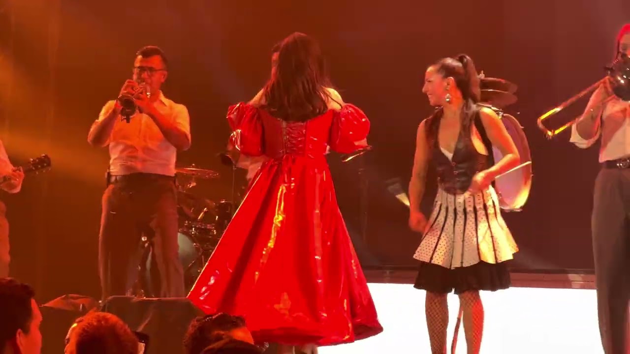Amárrame - Mon Laferte [Movistar Arena 03-11-2022] 4K