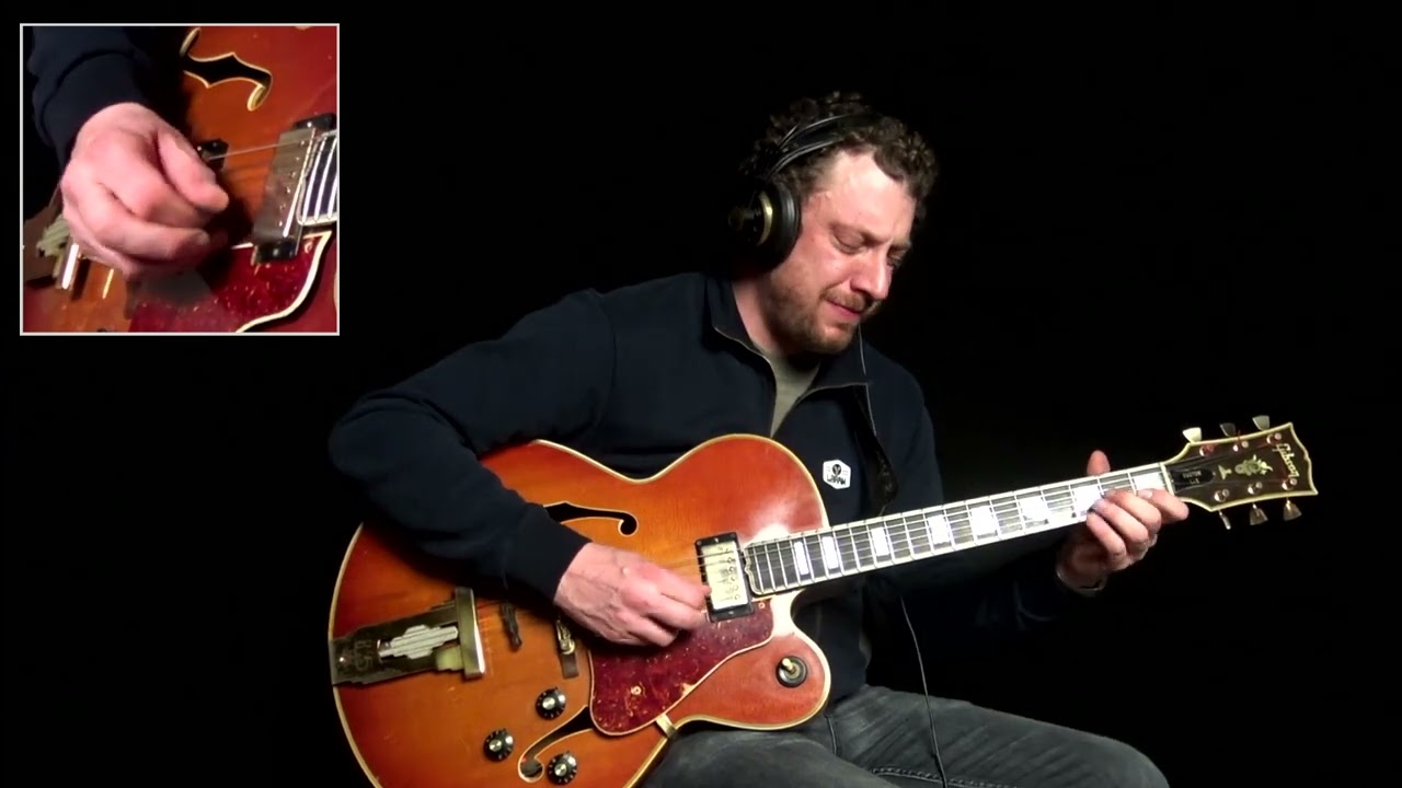 Adrien Moignard - Blues F 210 (Jazz Guitar Solo)